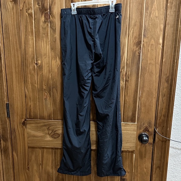 Nike ladies Black Jogger Pants - Picture 3 of 3